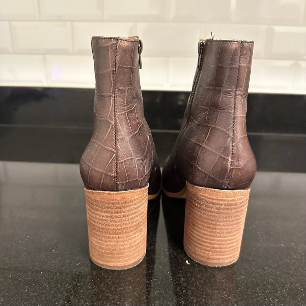 MADEWELL The Mira Side-Seam Ankle Boot in Croc Embossed Leather 9.5 Heel Bootie - Picture 10 of 15